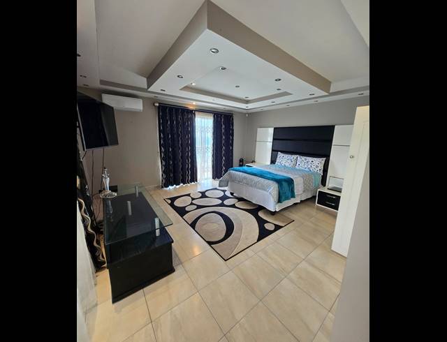 5 BEDROOM HOUSE FOR SALE IN BLUFF